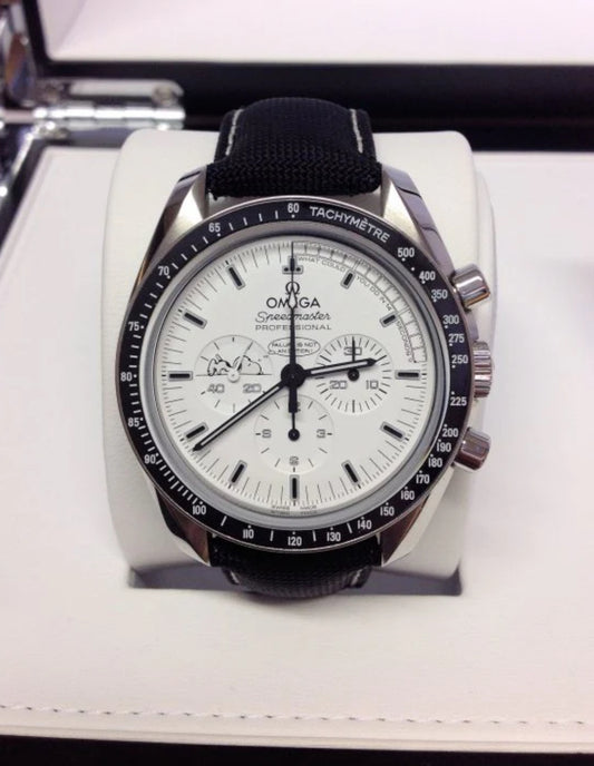 OMEGA SPEEDMASTER SNOOPY