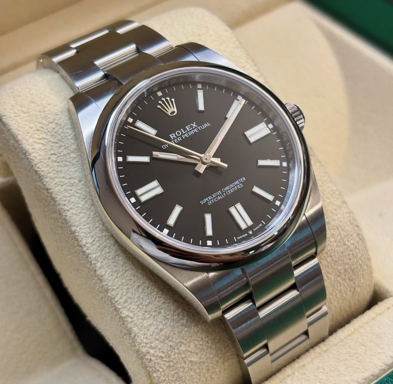 ROLEX OYSTER PERPETUAL BLACK DIAL