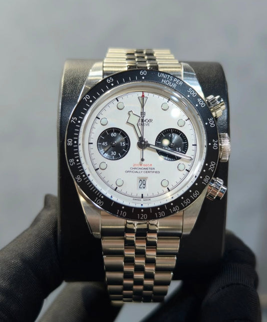 Tudor Flamingo white