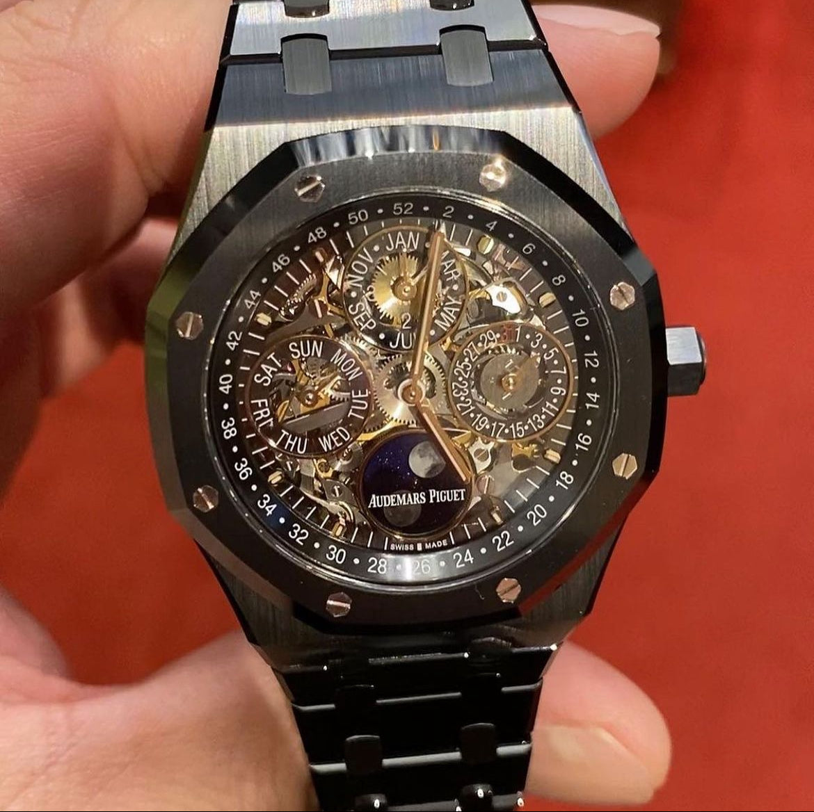 AUDERMARS PIGUET ROYAL OAK "SKELETON" BLACK